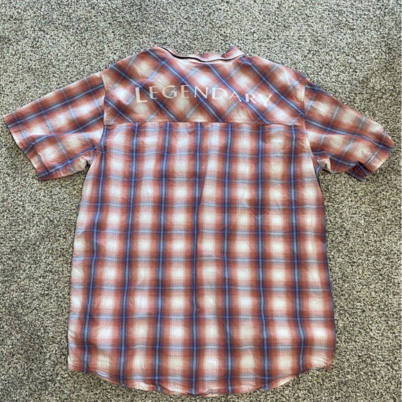 Legendary Whitetails button up short sleeve shirt. Size xl. - Picture 1 of 3